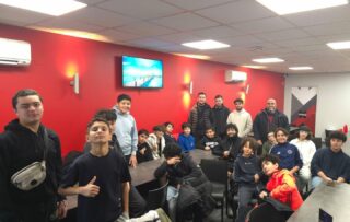 🔫🔫 Soirée lasergame 🔫🔫
❄️Activités Vacances Ados 12-17 ans❄️

16 ados, deux équipes 
Un bon moment!!!

#alandalous #ados #Vacances #chambery #lasergameevolution